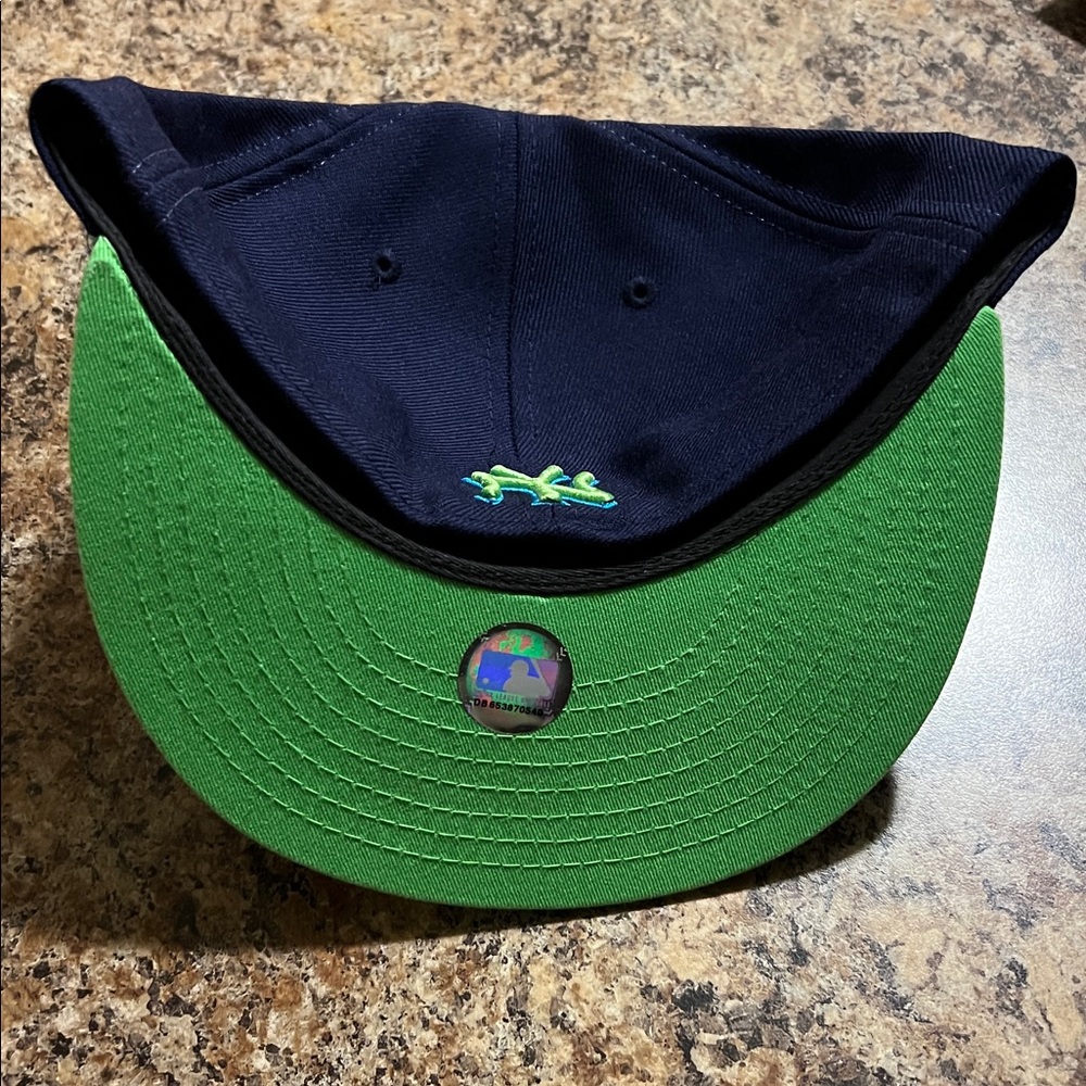 New Era 5950 sz 7 1/2 NY Hat - Navy and Lime Green - Picture 2 of 4